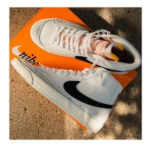 Nike White and Black High-Tops
